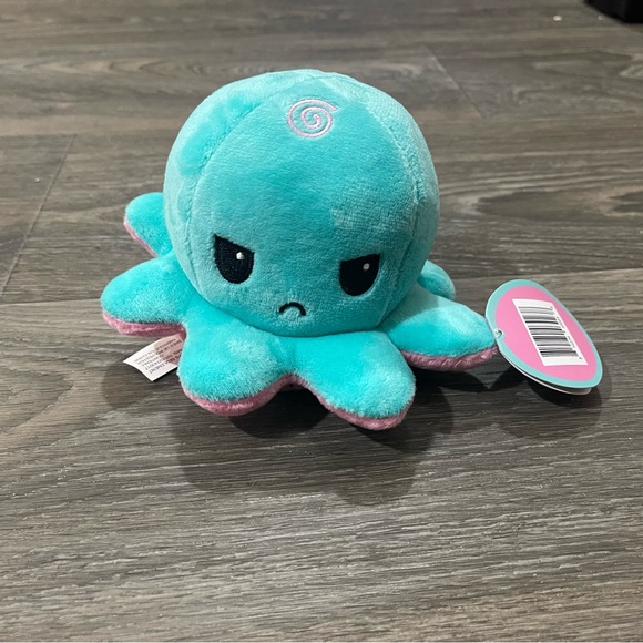 Tee turtle NWT octopus plushies 💗 - Picture 4 of 5